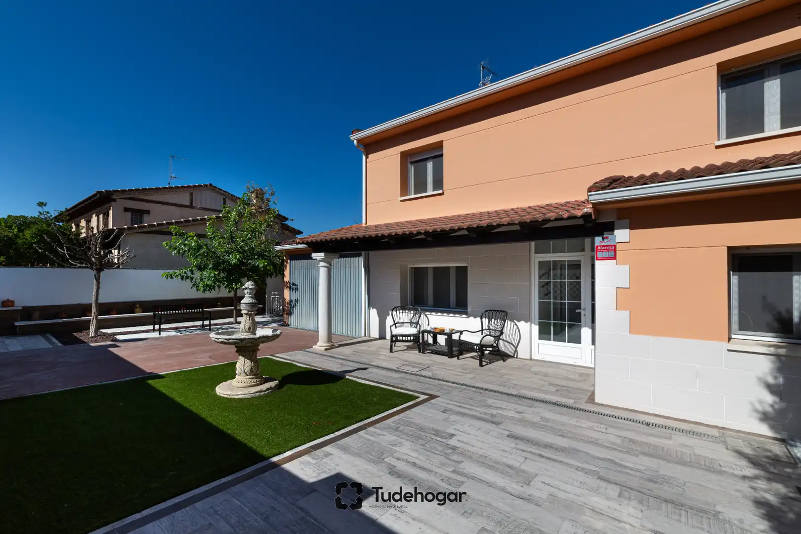 Terraza de Casa o chalet en venta en Tudela de Duero con Calefacción, Jardín privado y Amueblado