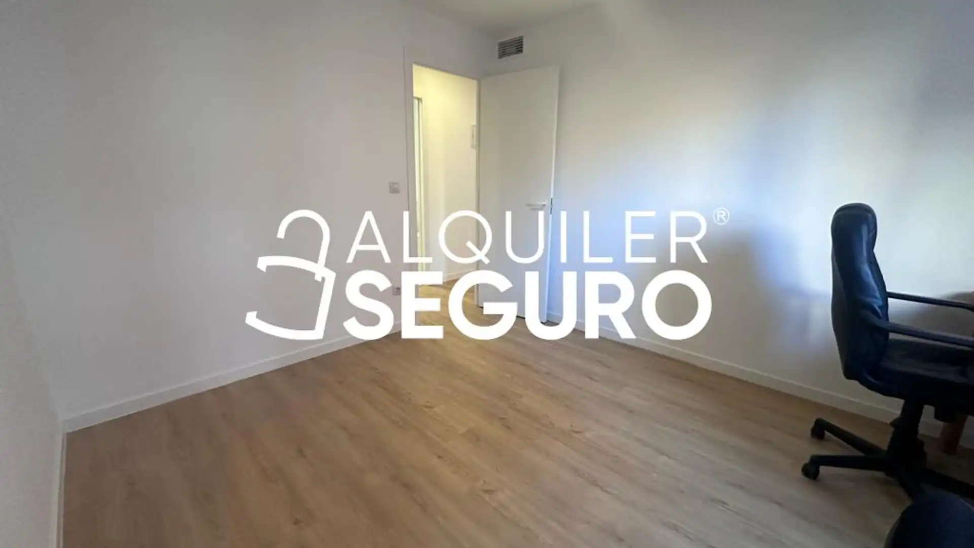 Dormitori de Pis de lloguer en  Valencia Capital amb Aire condicionat i Moblat