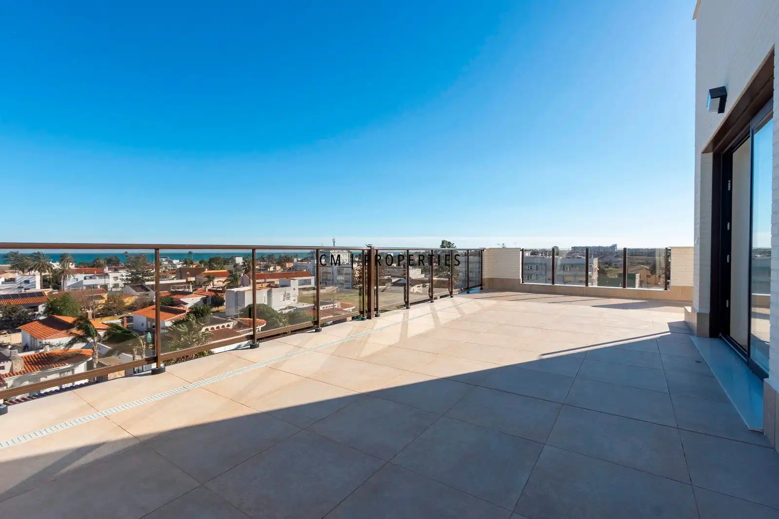 Terrace of Attic for rent in Sagunto / Sagunt  with Air Conditioner, Heating and Parquet flooring