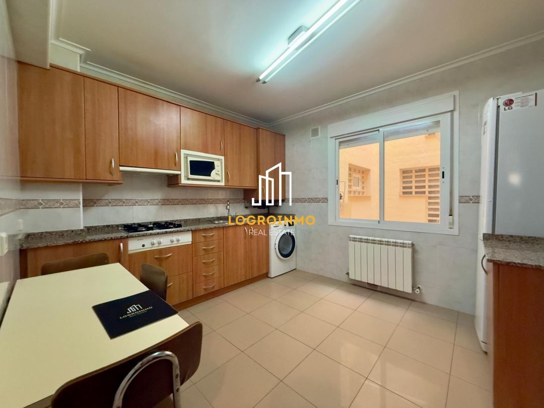 Kitchen of Flat for sale in  Logroño  with Heating, Terrace and Furnished