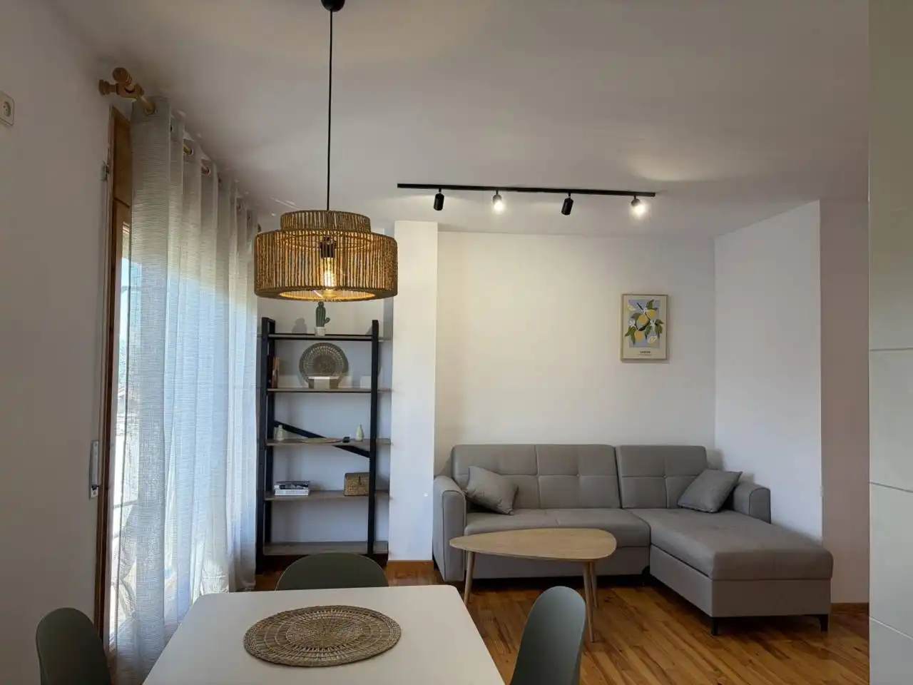 Mini appartamento con terrazza in affitto a Calle Estavar