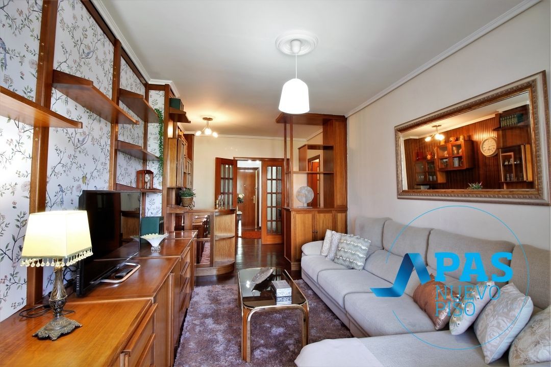 Living room of Flat for sale in Santander  with Heating, Storage room and Furnished