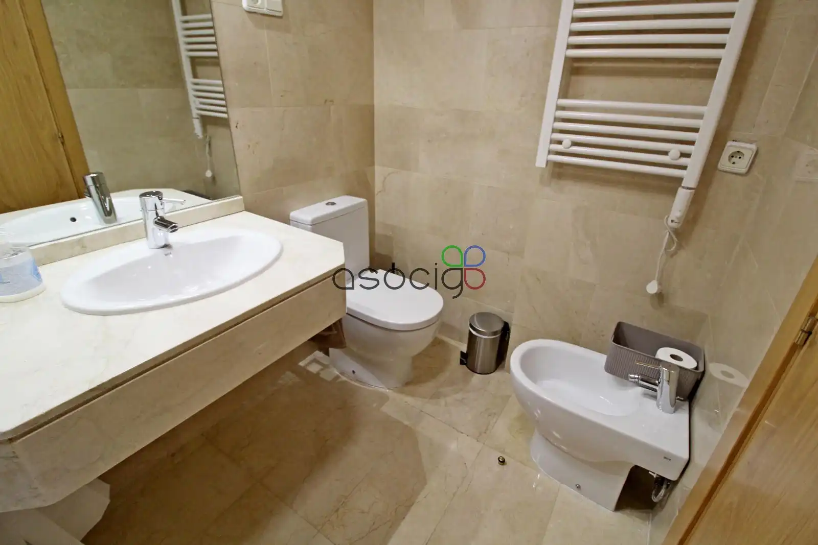 Baño de Piso de alquiler en Guadalajara con Aire acondicionado, Calefacción y Trastero