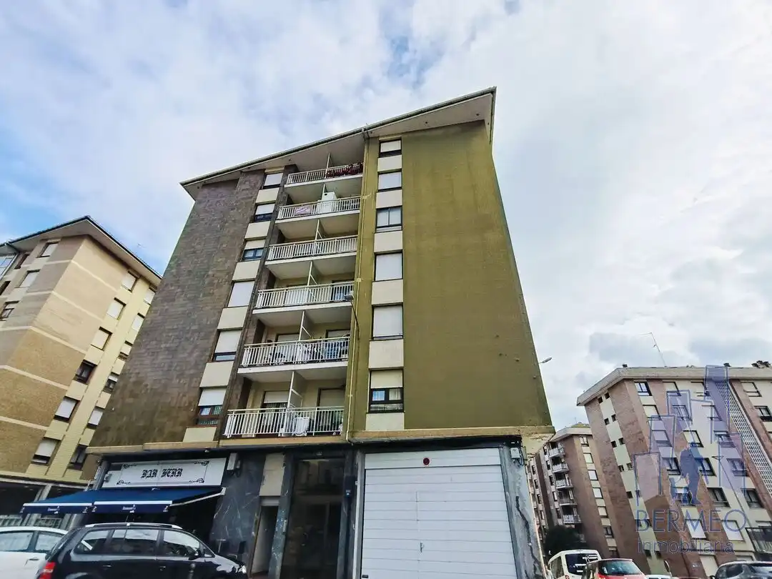 Vista exterior de Piso en venta en Bermeo con Calefacción y Balcón