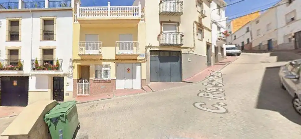 Haus zum Verkauf in Huelma