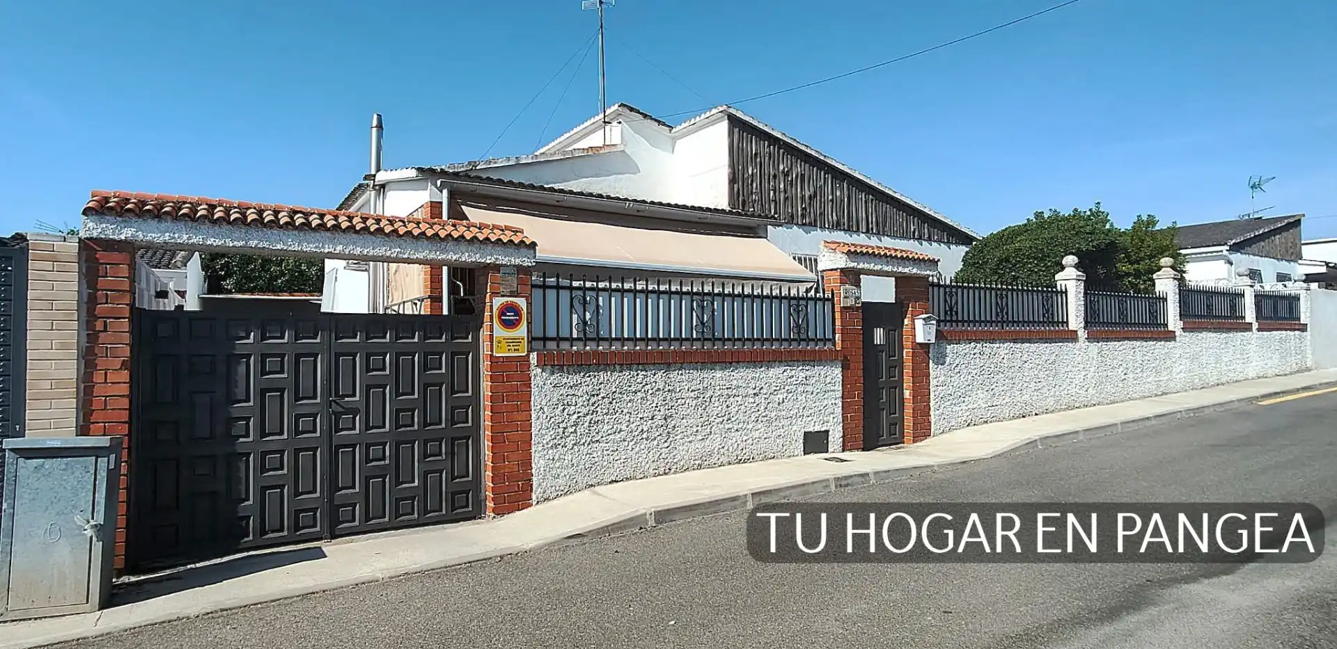 Vista exterior de Casa o chalet en venta en Casarrubios del Monte con Calefacción, Jardín privado y Terraza