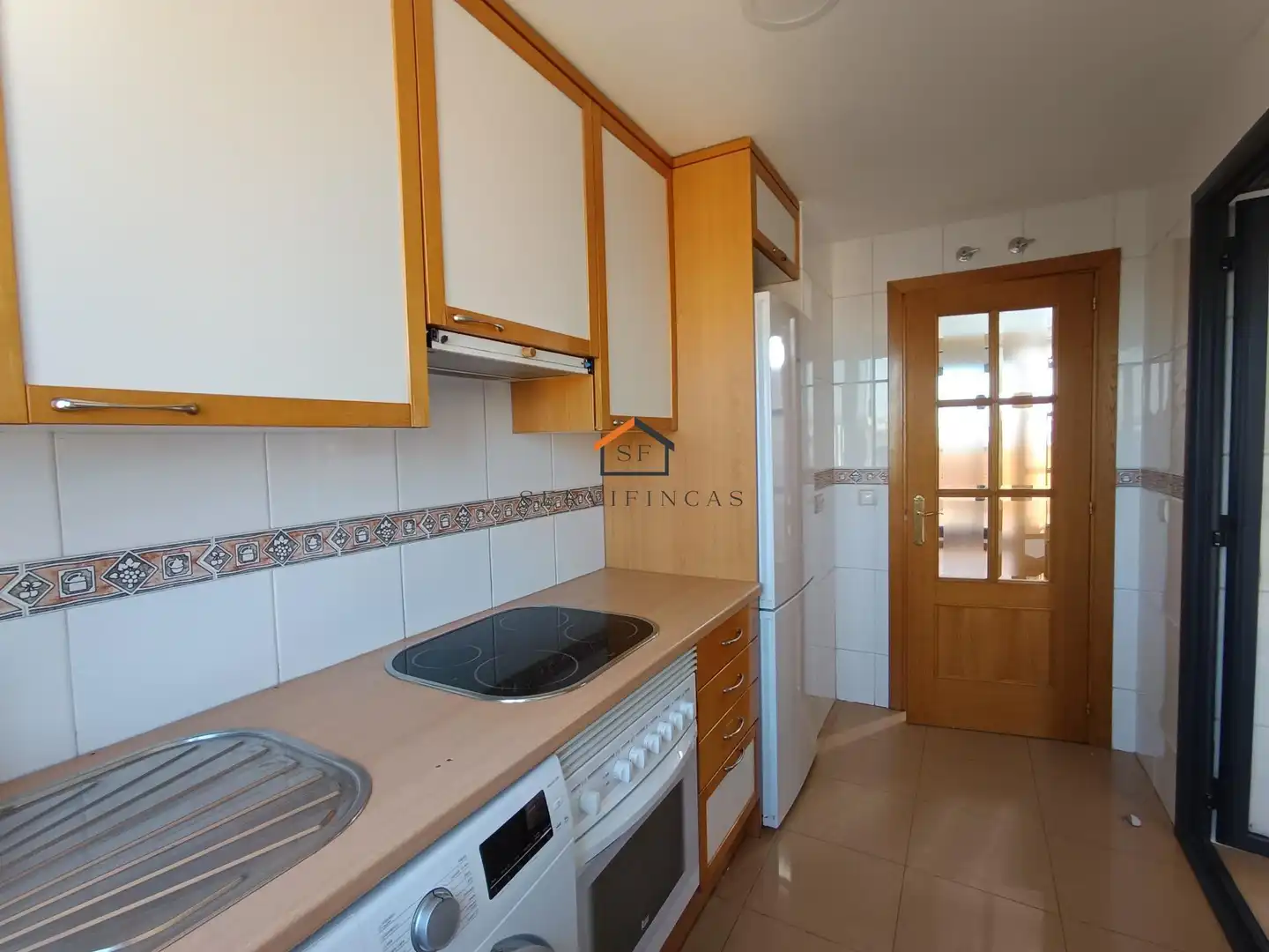 Cuina de Àtic de lloguer en Madrid amb Calefacció, Parquet i Terrassa