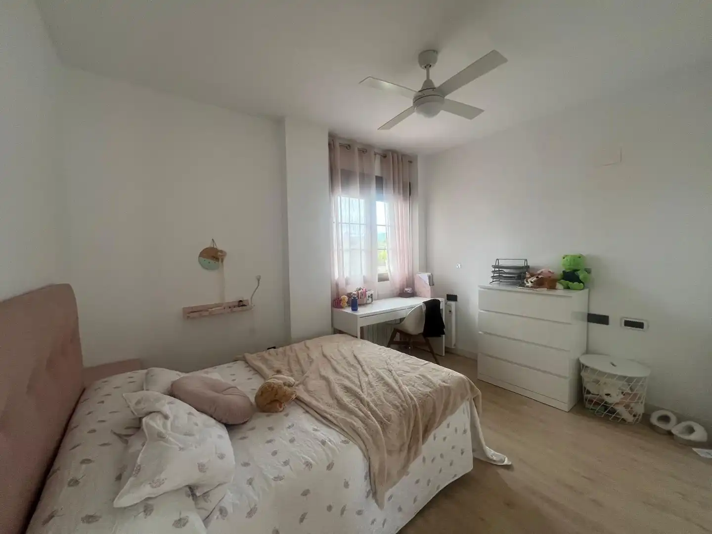 Bedroom of Houses for sale in El Pilar 