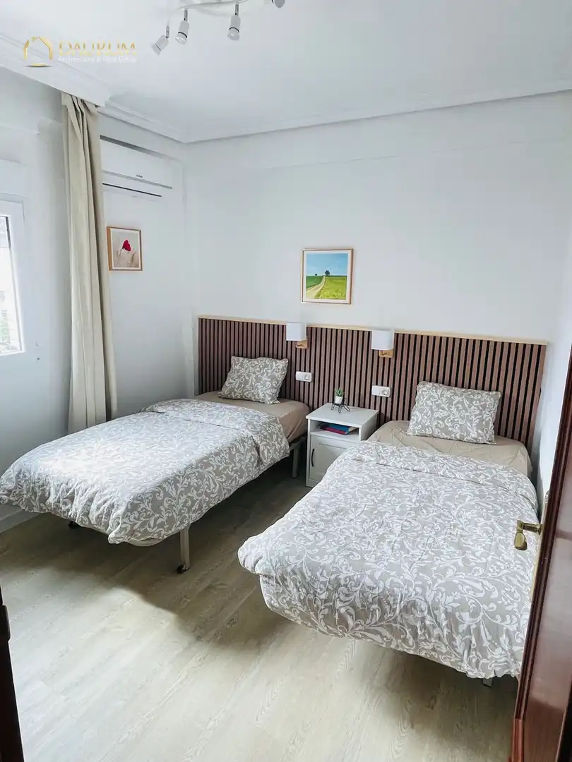 Habitación de Piso en venta en Sevilla con Aire acondicionado, Calefacción y Terraza