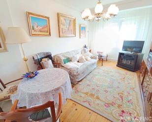 Living room of Flat for sale in Burgos Capital  with Heating, Parquet flooring and Terrace
