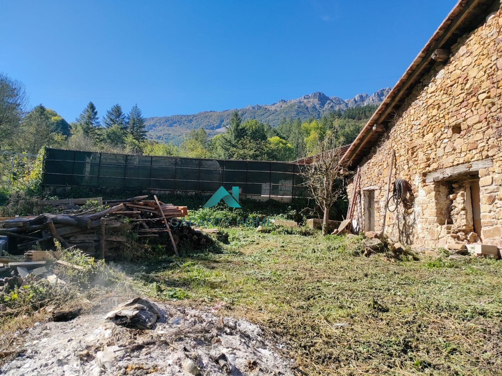 Country house zum verkauf in Zegama mit Privatgarten und Abstellraum