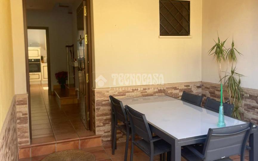 Foto 1 de Casa adosada en venda a Mairena del Alcor, Sevilla