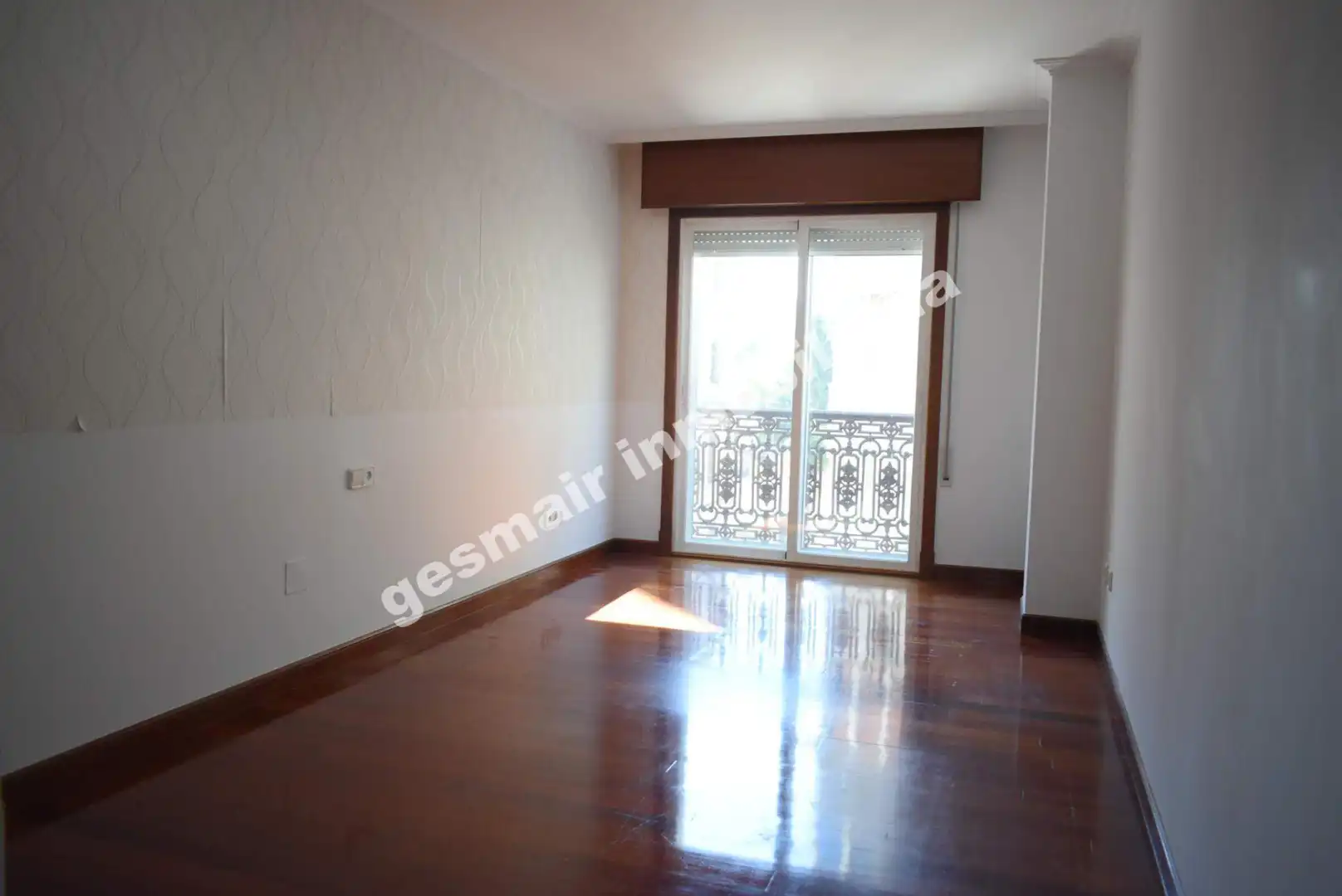 Habitación de Piso de alquiler en Pontevedra Capital  con Calefacción, Parquet y Trastero