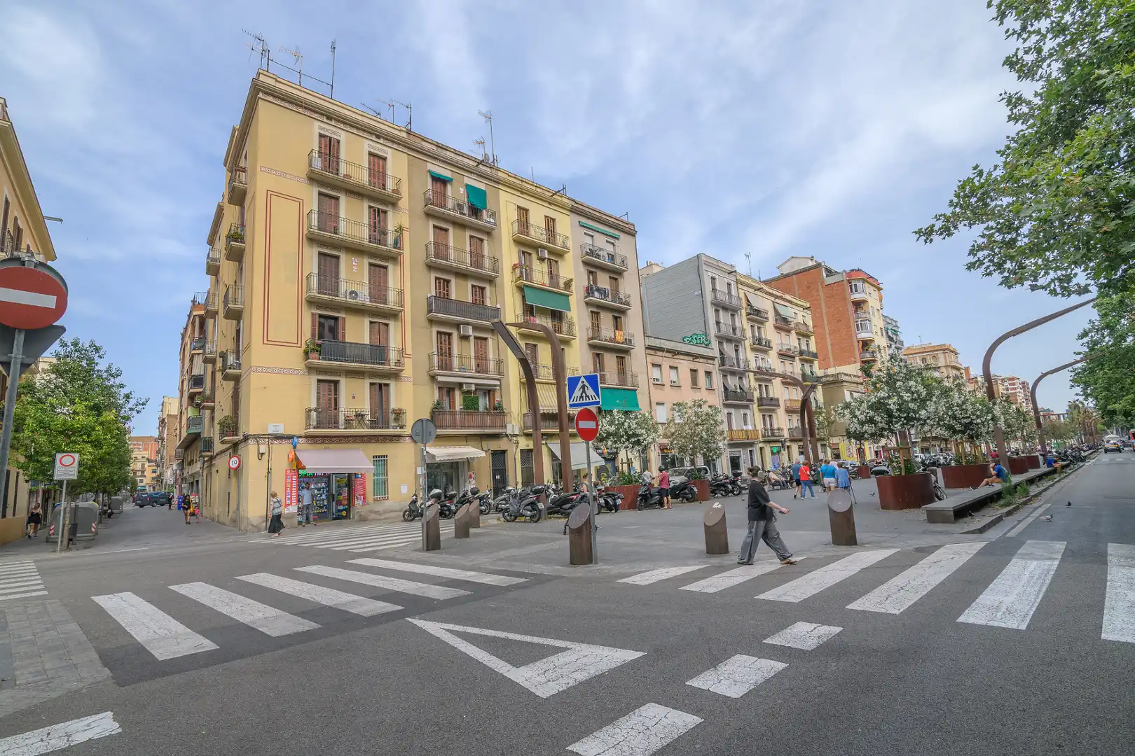 Exterior view of Flat for sale in Barcelona  with Parquet flooring, Terrace and Balcony