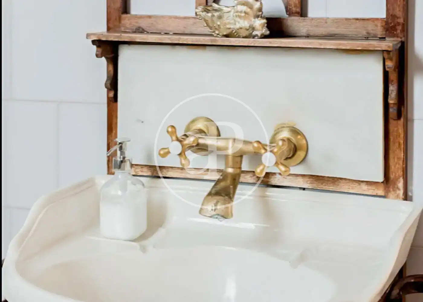 Badezimmer von Wohnung zum Verkauf in Barcelona mit Klimaanlage und Heizung