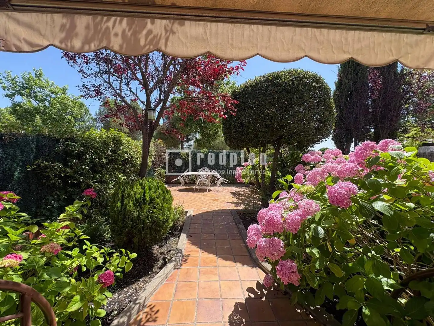 Garden of Houses for sale in Tres Cantos  with Air Conditioner, Heating and Parquet flooring