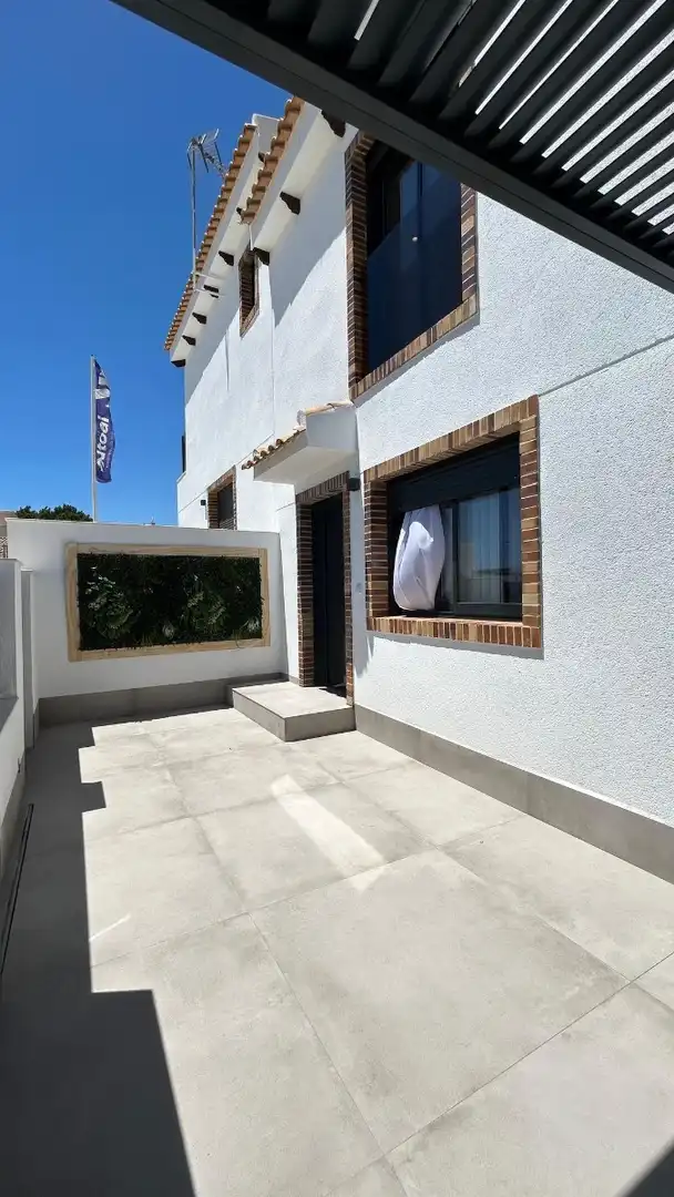 Vista exterior de Casa o chalet en venta en Pilar de la Horadada con Aire acondicionado, Calefacción y Terraza