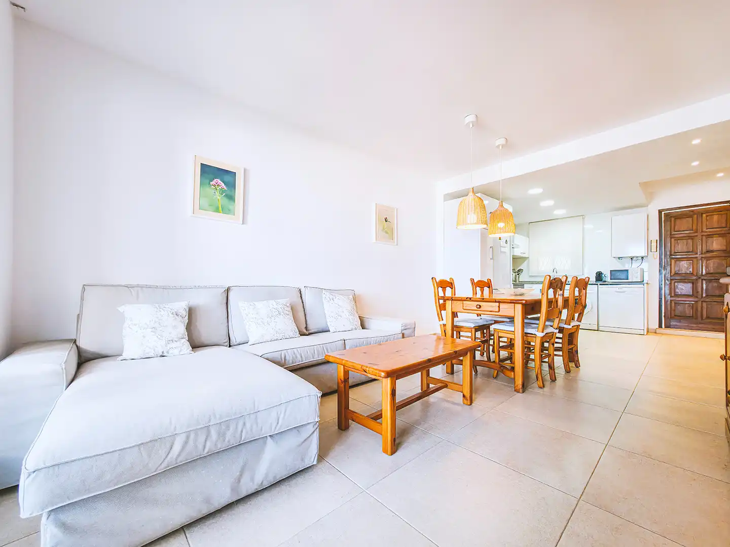 Sala d'estar de Pis de lloguer en Sant Pol de Mar amb Terrassa, Moblat i Forn