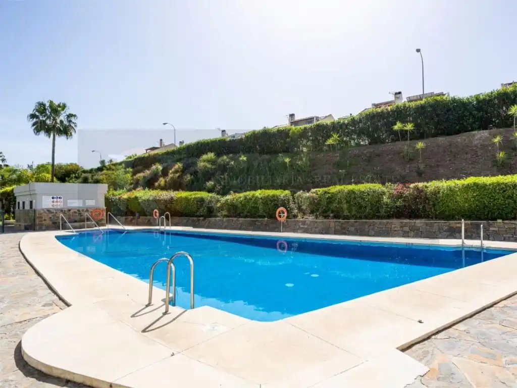 Swimming pool of Flat for sale in Fuengirola  with Air Conditioner, Private garden and Terrace