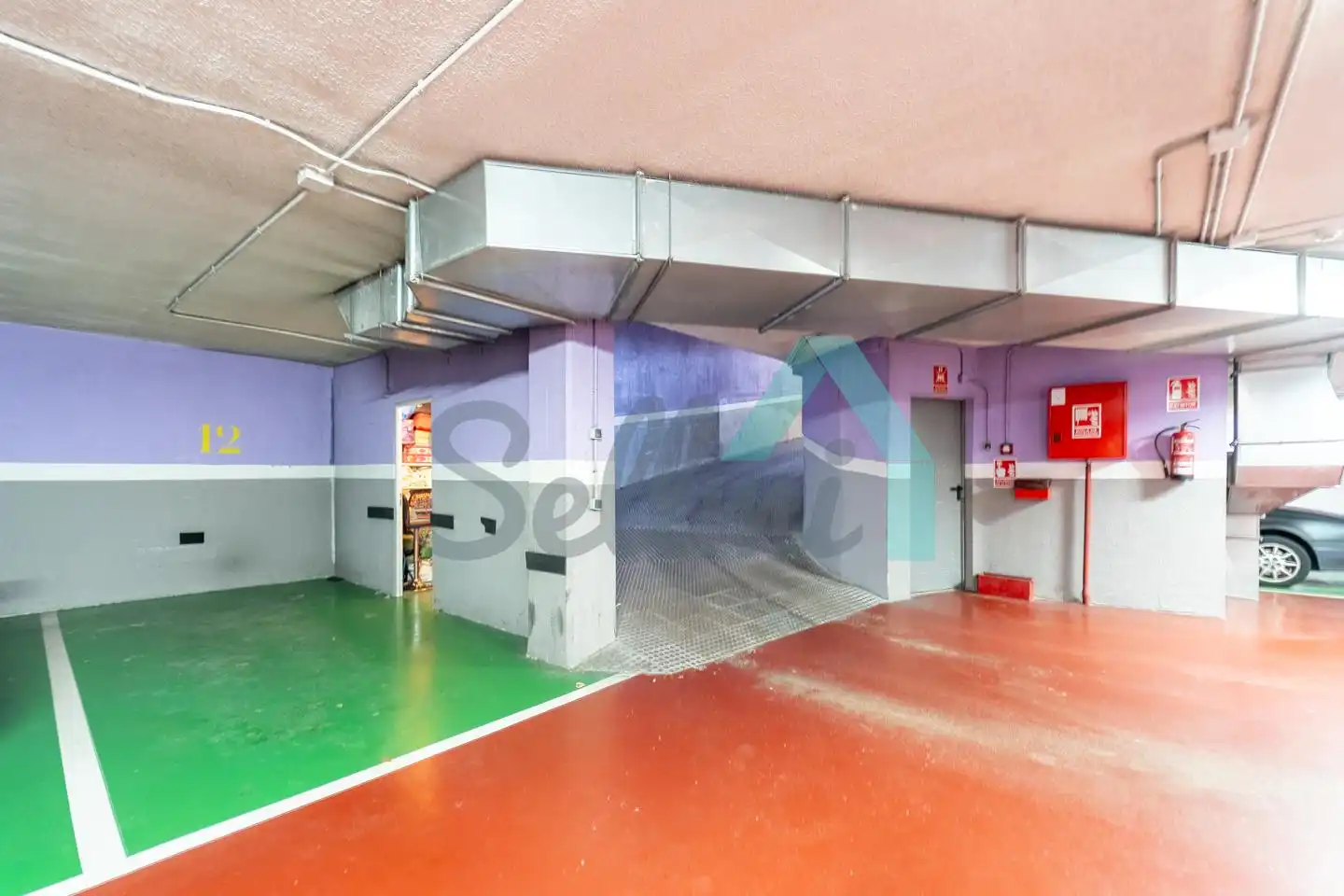 Parking de Ático en venta en Oviedo  con Calefacción, Parquet y Terraza
