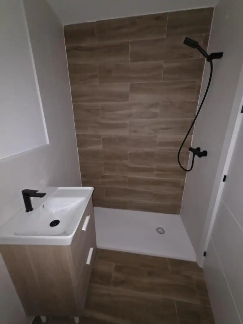 Badezimmer von Wohnung zum Verkauf in Beas