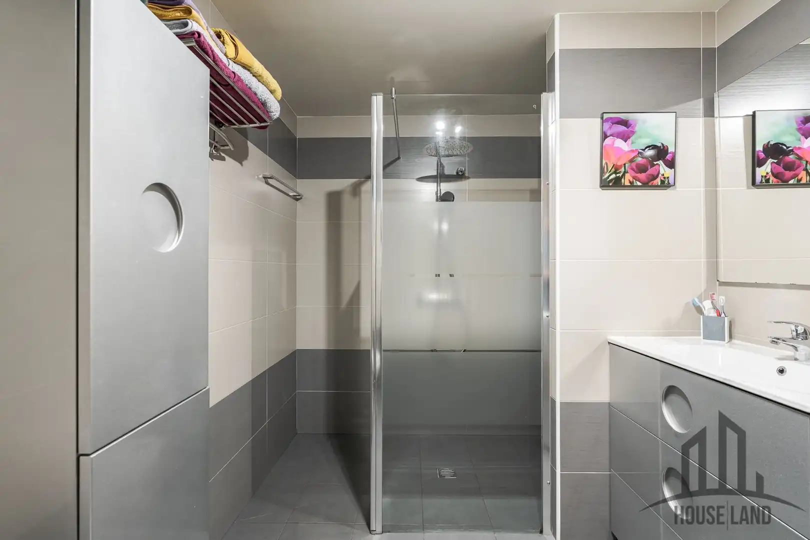 Baño de Casa adosada en venta en El Casar con Aire acondicionado, Calefacción y Piscina comunitaria