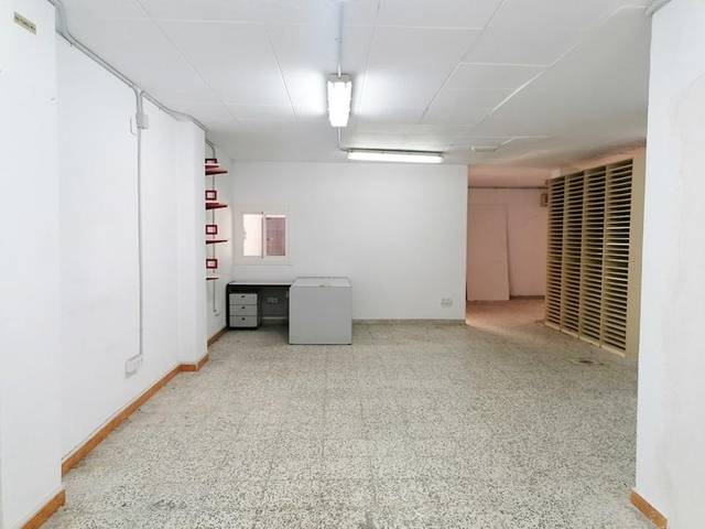 Local comercial en Alquiler en Estruch - Eixample