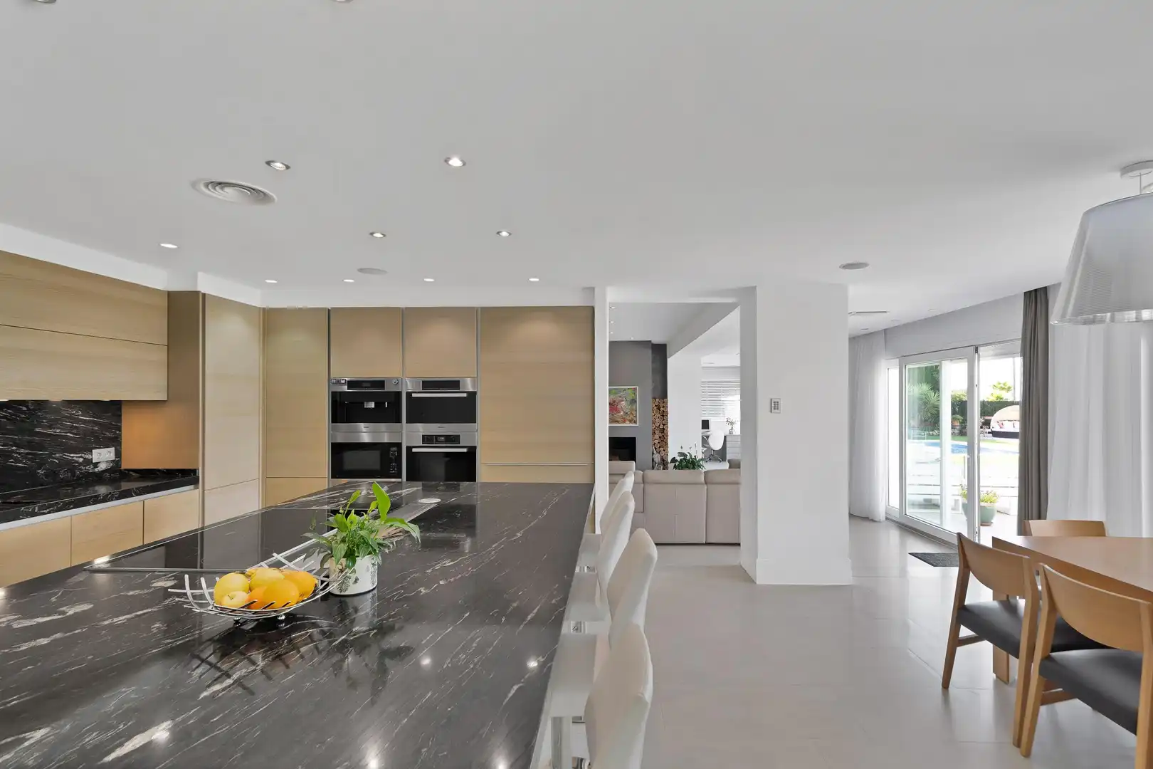 Cocina de Casa o chalet en venta en Marbella con Calefacción, Jardín privado y Terraza