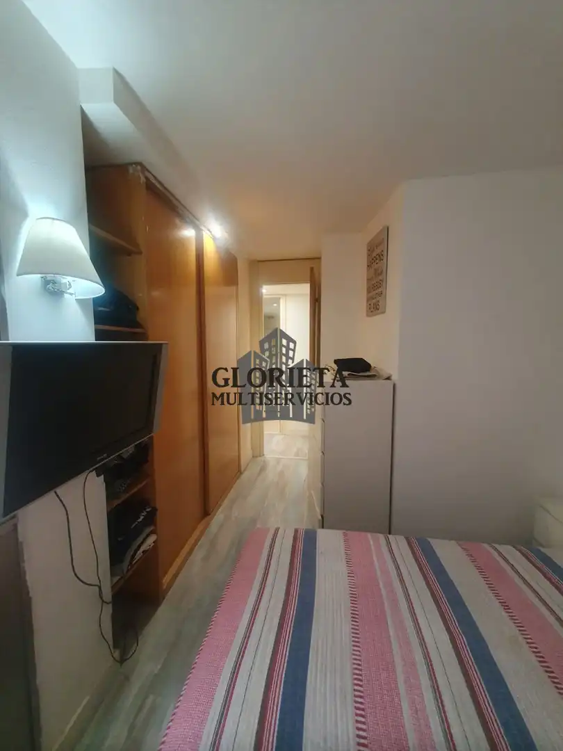 Habitación de Piso en venta en Vigo  con Calefacción, Trastero y Amueblado