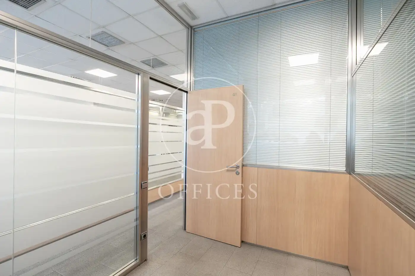 Office space with lift to rent in Carrer del Plom, imagen 57