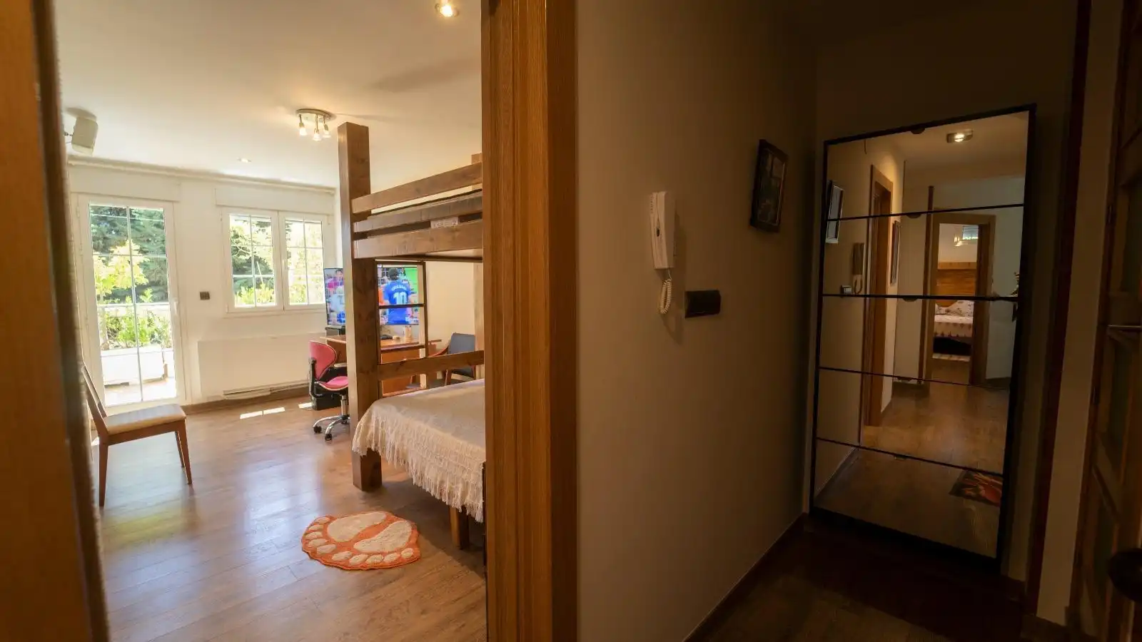 Habitación de Casa o chalet de alquiler en Huétor Vega con Aire acondicionado, Piscina y Amueblado