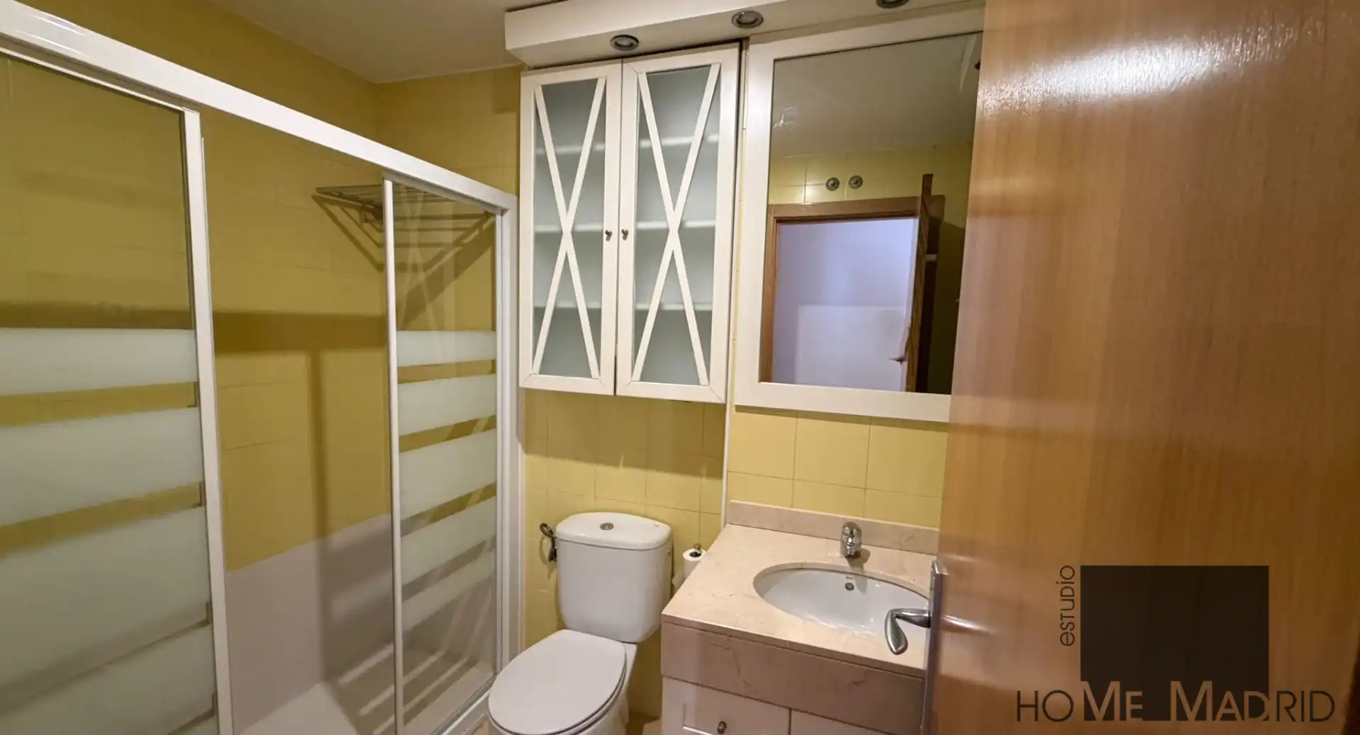 Badezimmer von Wohnung zur Miete in Fuencarral - El Pardo