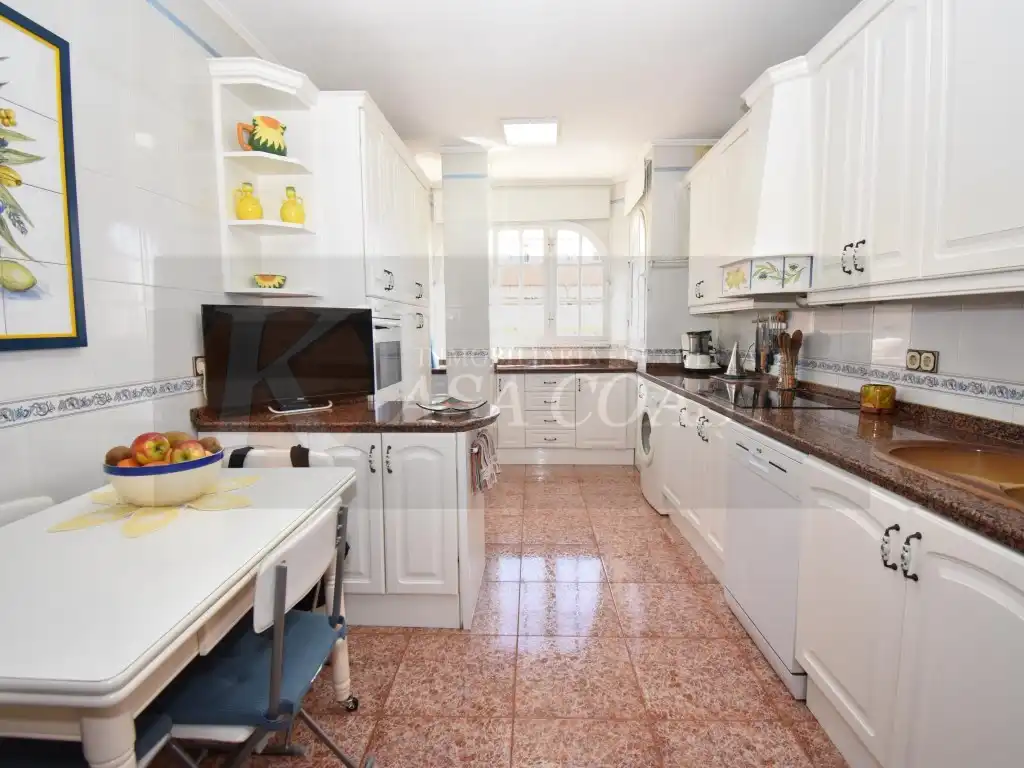 Cocina de Ático en venta en Fuengirola con Aire acondicionado, Jardín privado y Terraza