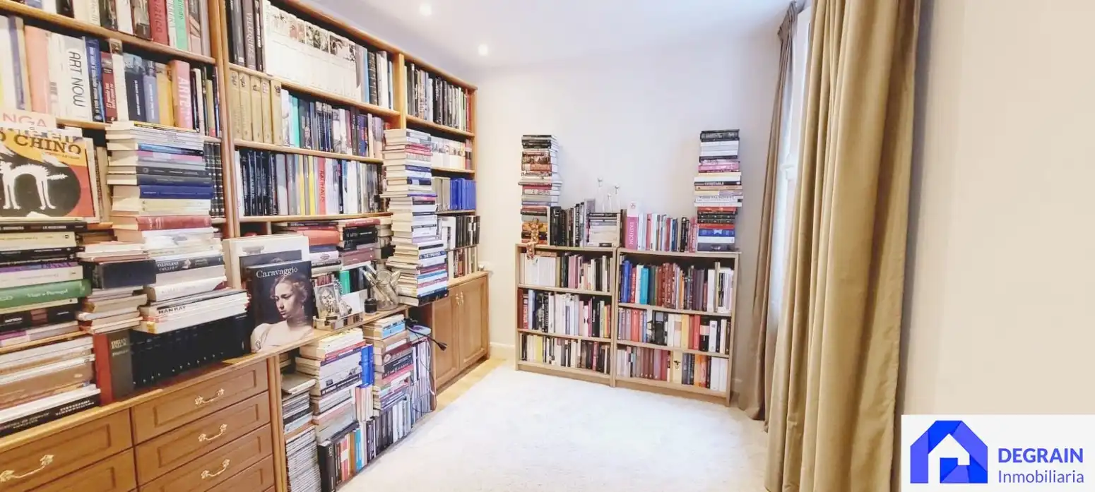 Bedroom of Flat for sale in Oviedo   with Heating