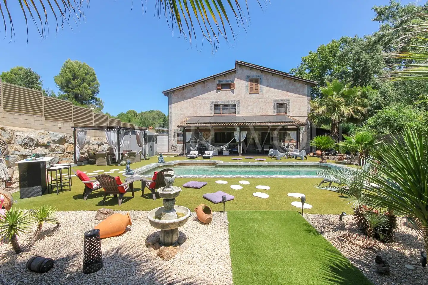 Casa con piscina en venta en calle dels Avellaners, imagen 2