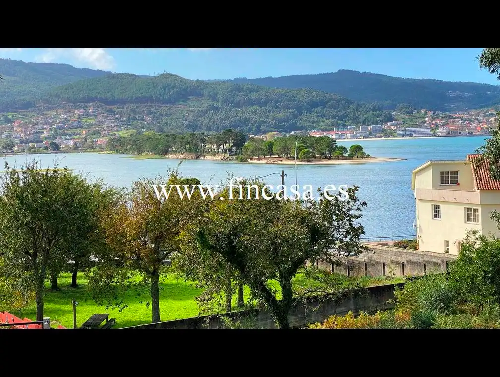 Casa o chalet en venta en Nigrán con Jardín privado, Terraza y Trastero