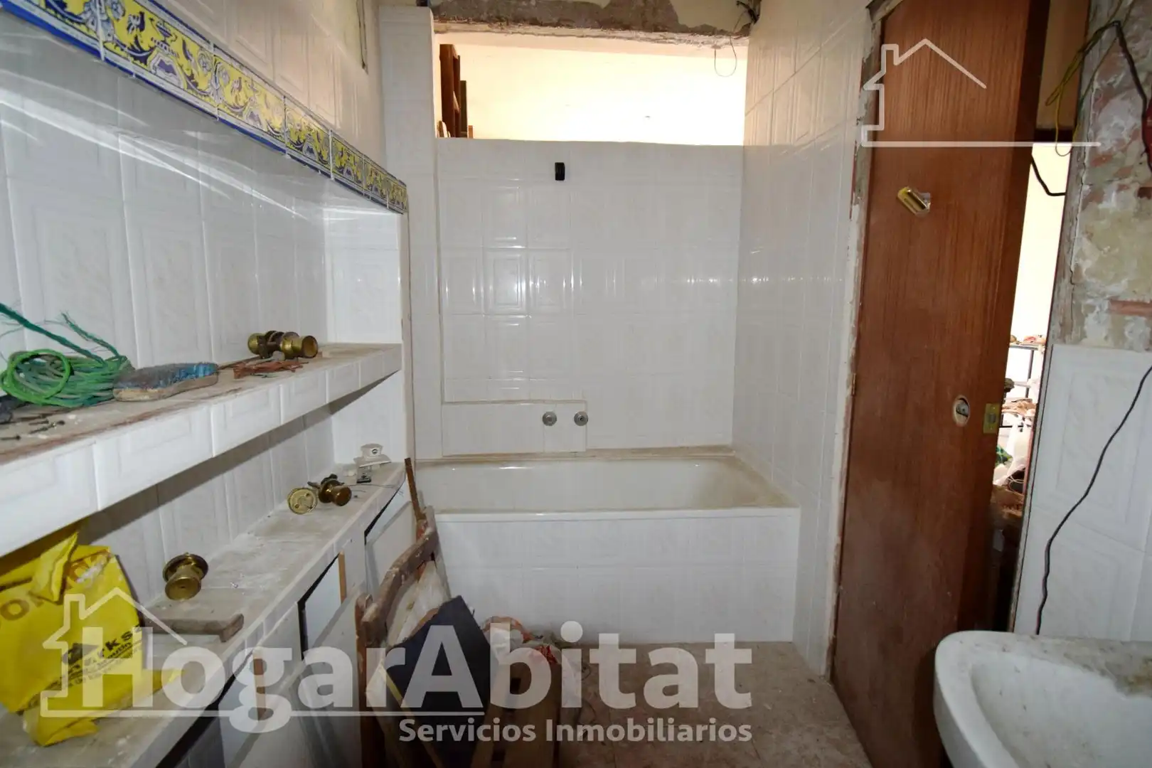 Bany de Pis en venda en Algemesí amb Terrassa i Balcó