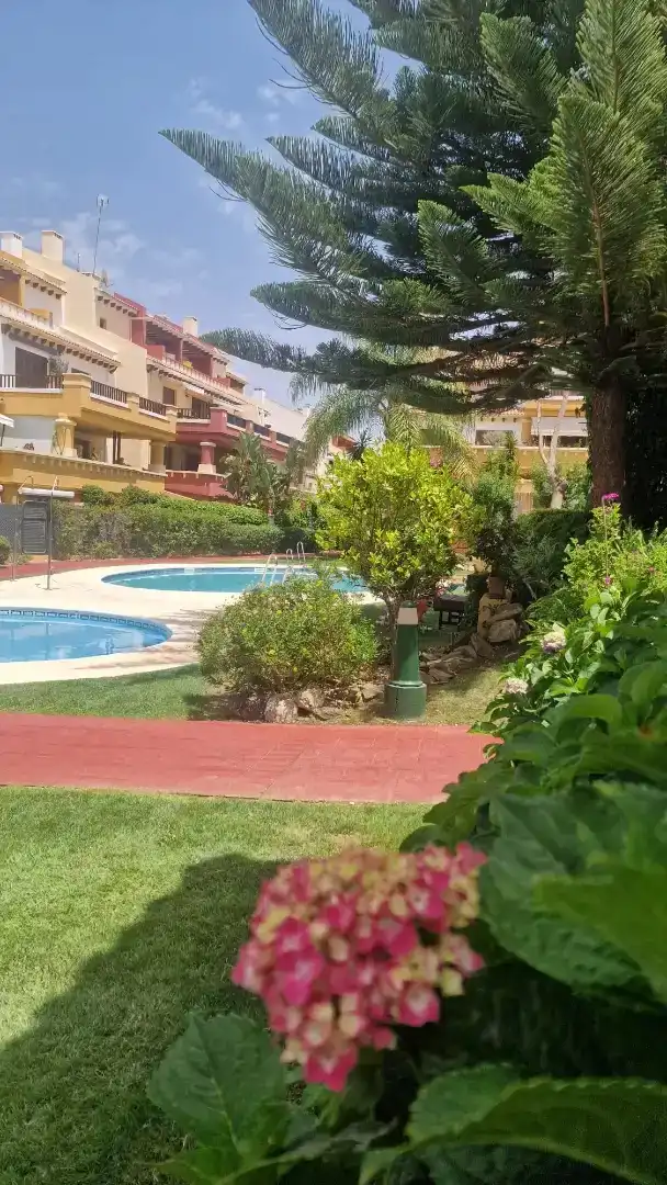 Piscina de Pis de lloguer en Ayamonte amb Aire condicionat, Jardí privat i Parquet