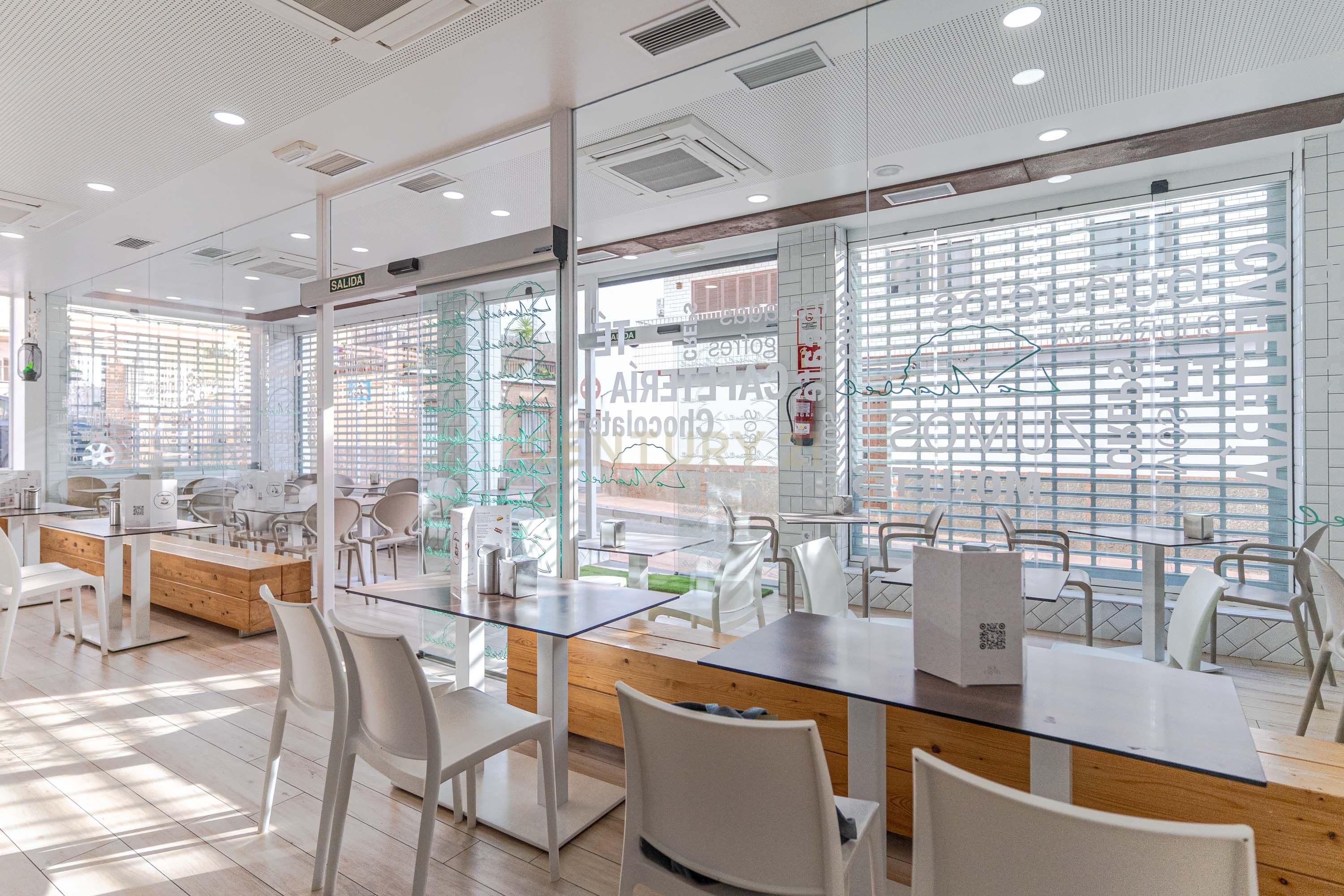 Premises for sale in Motril  with Air Conditioner