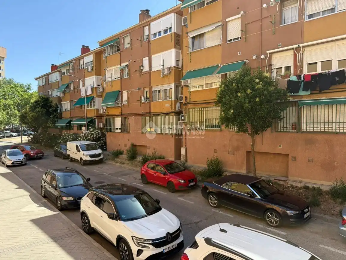 Vista exterior de Pis en venda en Madrid amb Aire condicionat, Calefacció i Terrassa