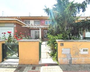 Exterior view of House or chalet for sale in Cabezón de Pisuerga  with Terrace