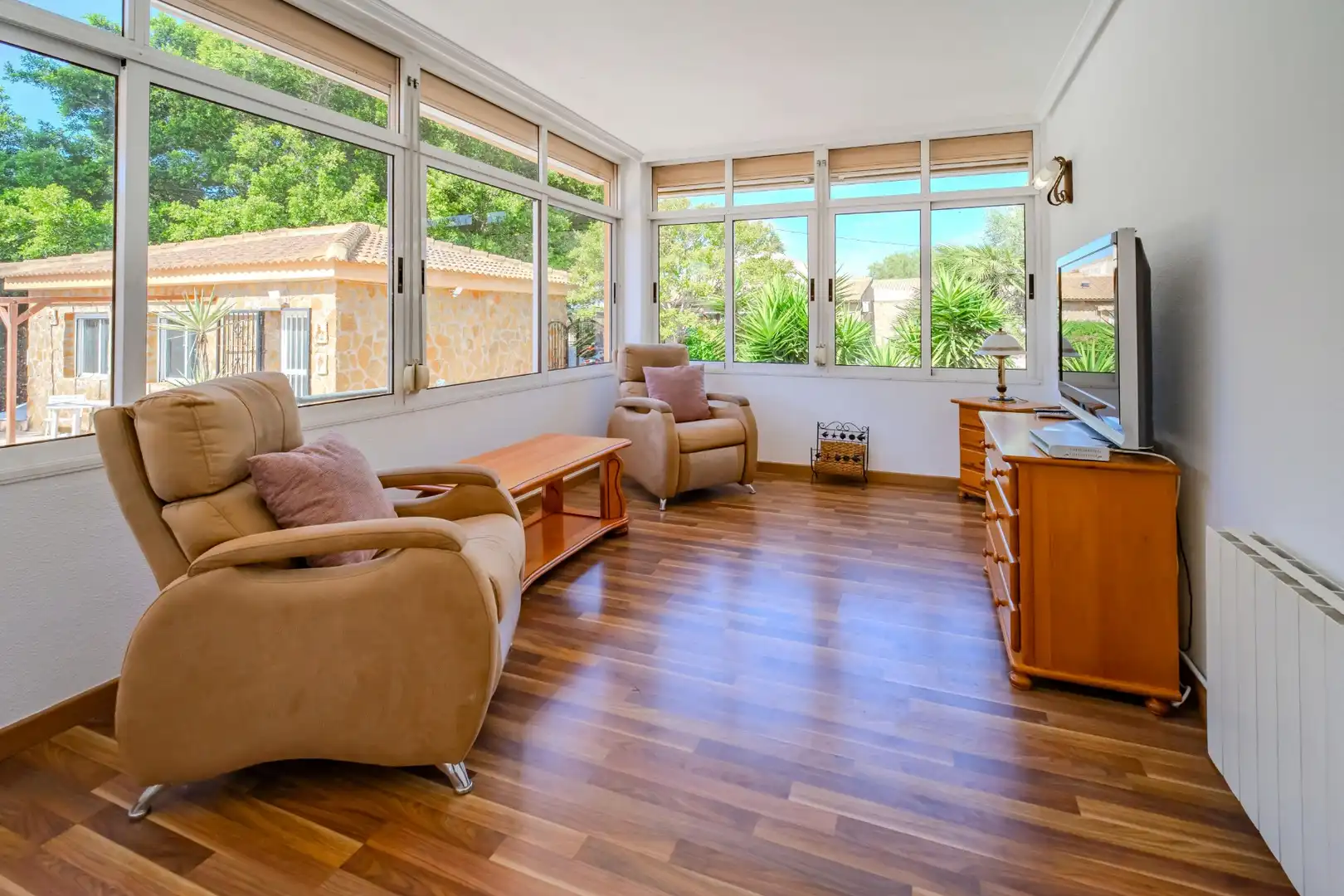 Sala d'estar de Finca rústica en venda en Daya Vieja amb Terrassa i Piscina
