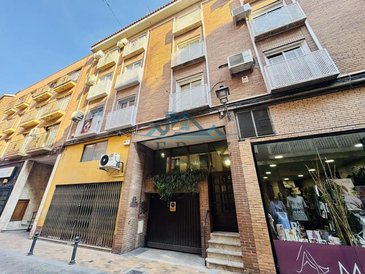 Außenansicht von Wohnung zum Verkauf in Talavera de la Reina mit Klimaanlage, Heizung und Balkon