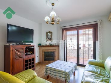 Casa bifamiliare con balcone in vendita a Almijara