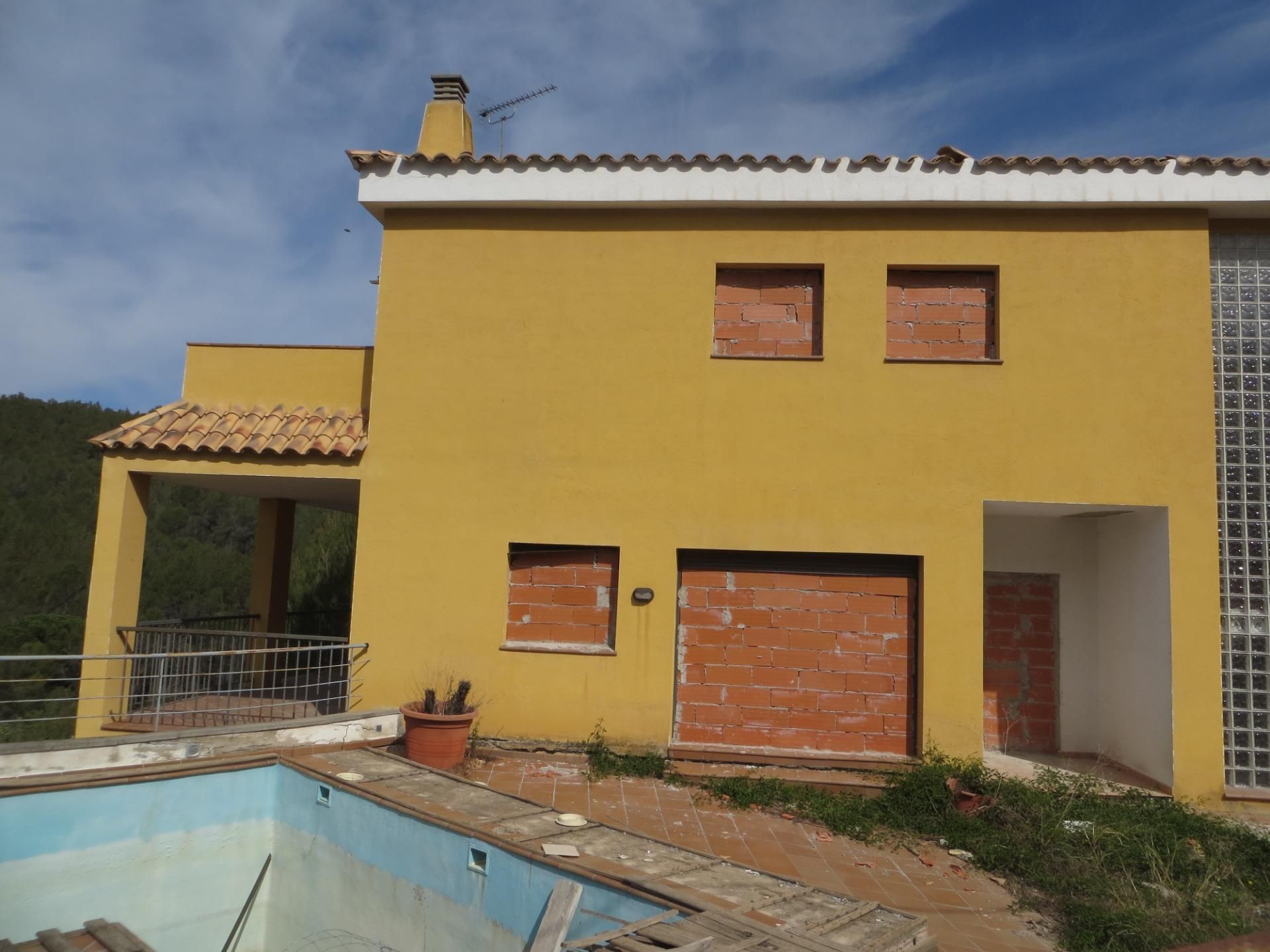 Vista exterior de Casa o xalet en venda en Cabrera d'Anoia amb Jardí privat i Piscina