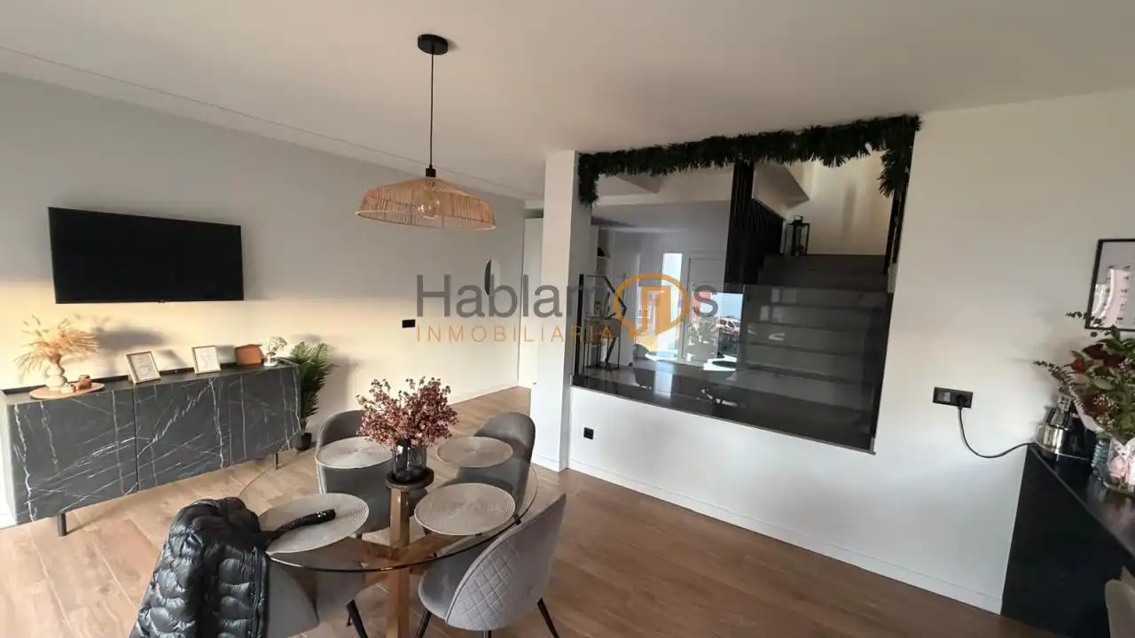 Comedor de Casa o chalet en venta en Vilagarcía de Arousa con Calefacción, Jardín privado y Terraza