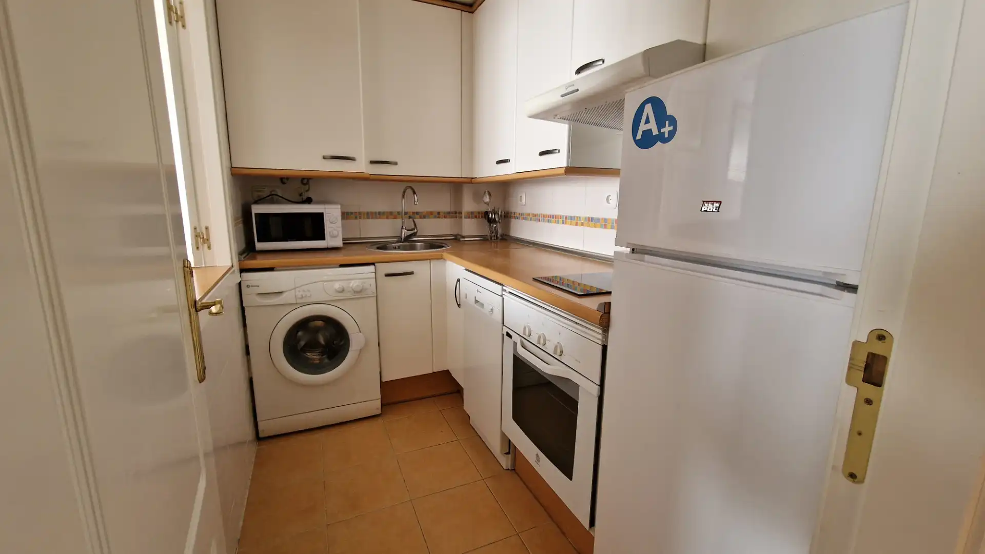 Apartamento de alquiler en Calle de Deyanira, 59, Rejas