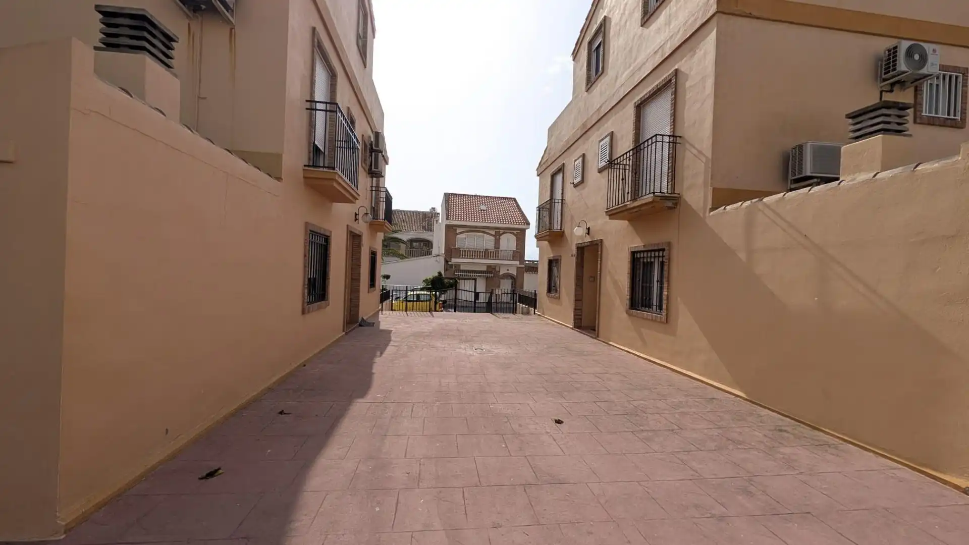 Vista exterior de Casa adosada en venta en Puçol con Calefacción, Jardín privado y Terraza