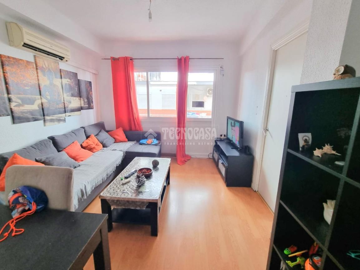 Living room of Flat for sale in Vélez-Málaga  with Air Conditioner