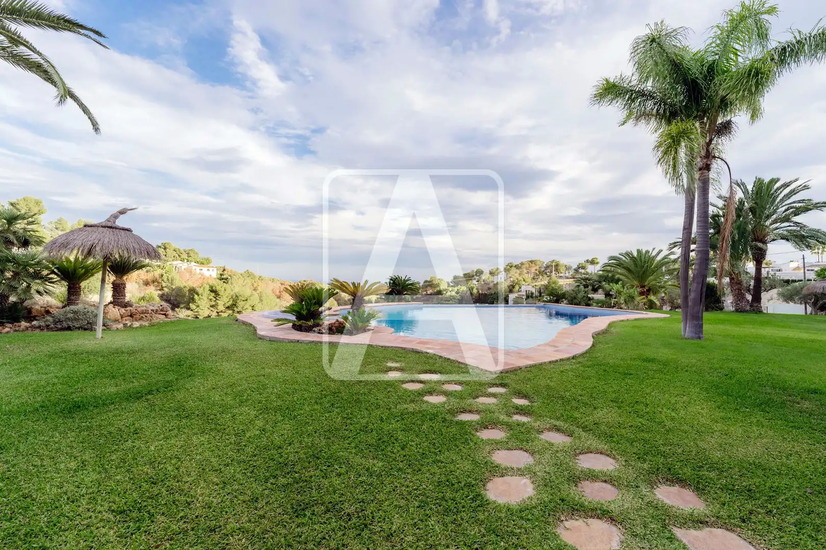 Piscina de Finca rústica en venta en Benissa con Aire acondicionado, Calefacción y Jardín privado